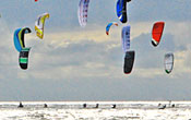 Kitesurfen. foto©Hans-Peter-Dehn_pixelio.de